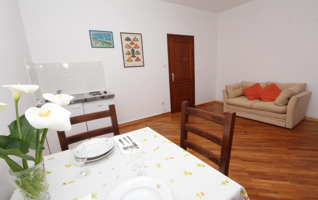Apartments Ive Ровин Екстериор снимка